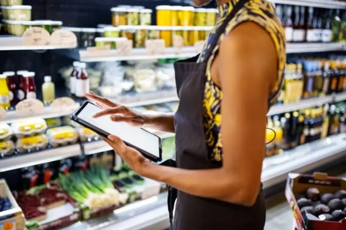 Reinforcement learning retail 2025